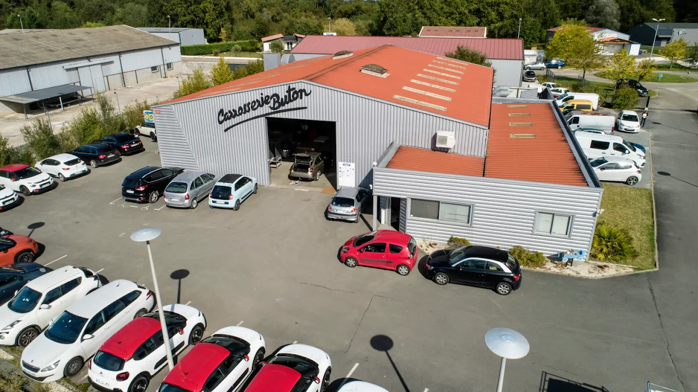Atelier de carrosserie automobile à Sadirac