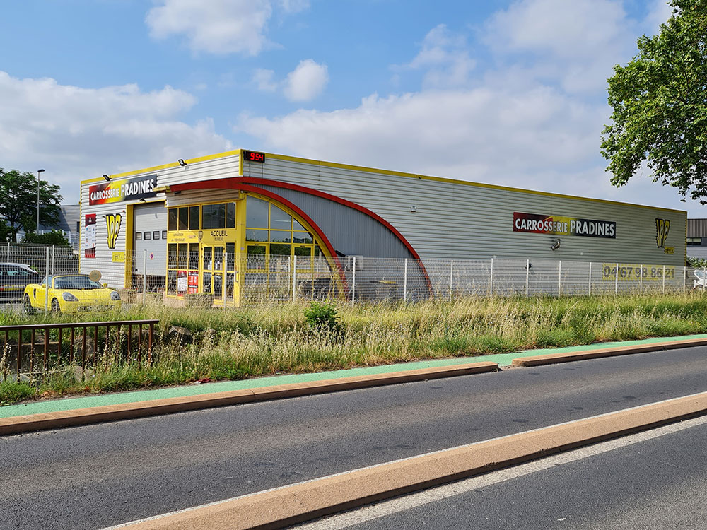 Atelier de carrosserie automobile à Pézenas