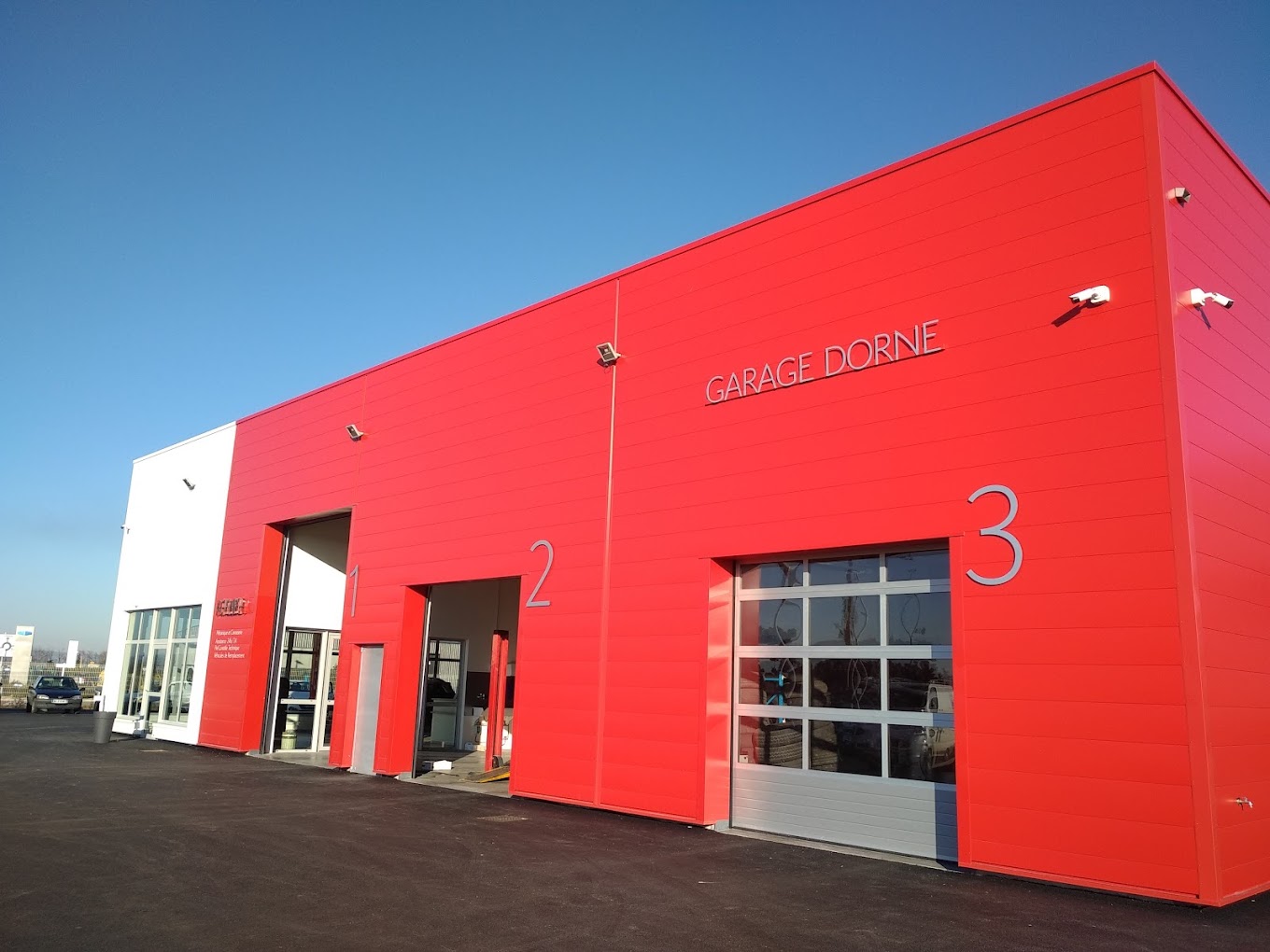 Atelier de carrosserie automobile à Anneyron