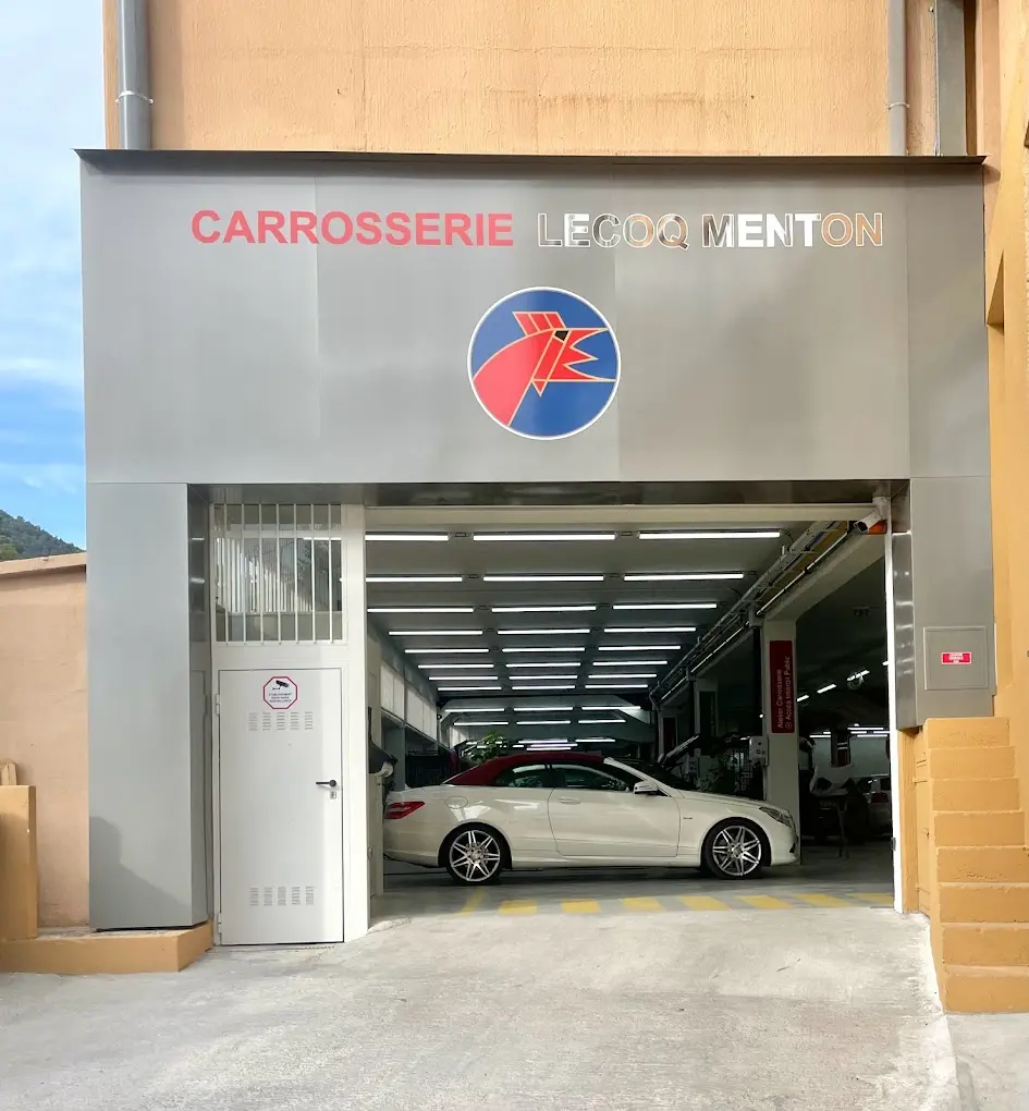 Atelier de carrosserie automobile à Castellar