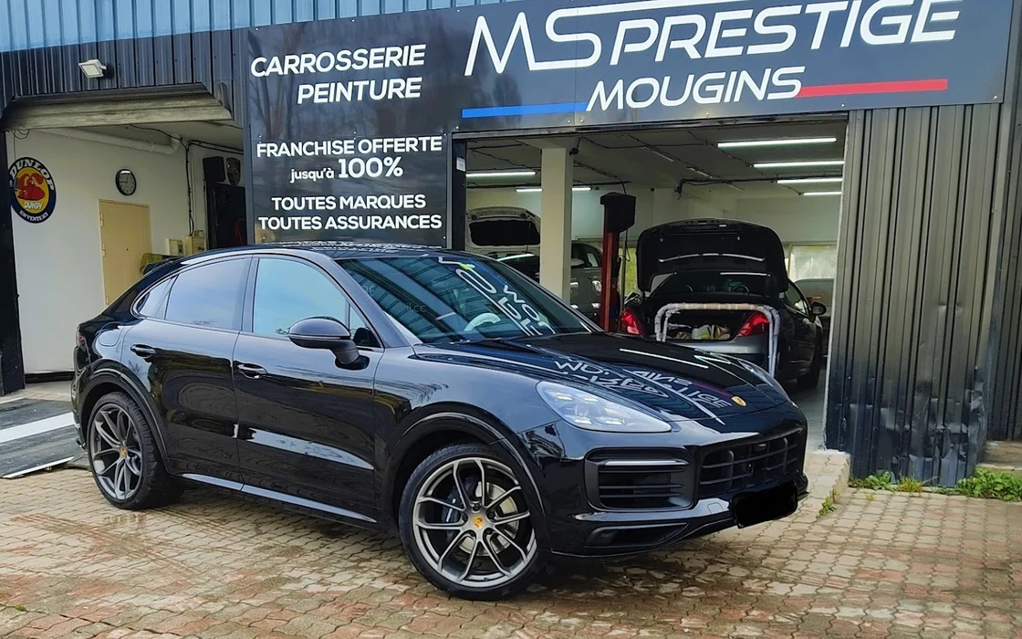 Atelier de carrosserie automobile à Mougins
